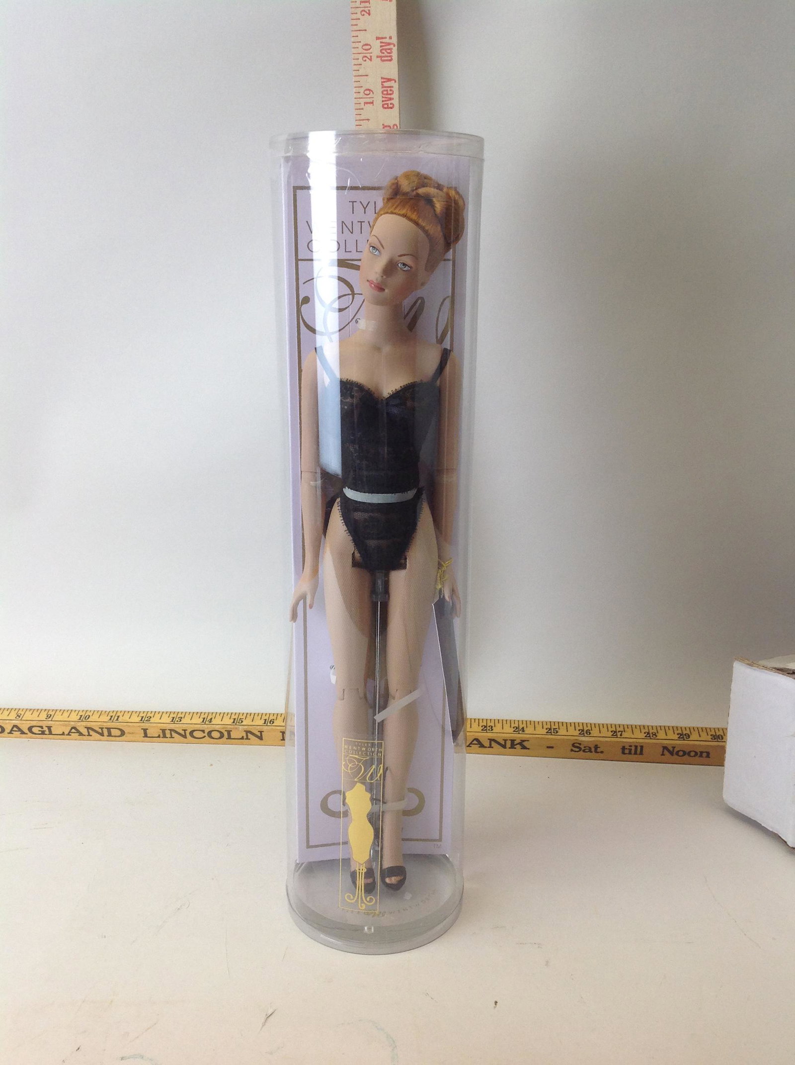 Tonner Doll, Tyler Wentworth Collection, GLA Red Doll: Tonner Doll, Tyler Wentworth Collection, GLA Red Doll, TW0404, in original box