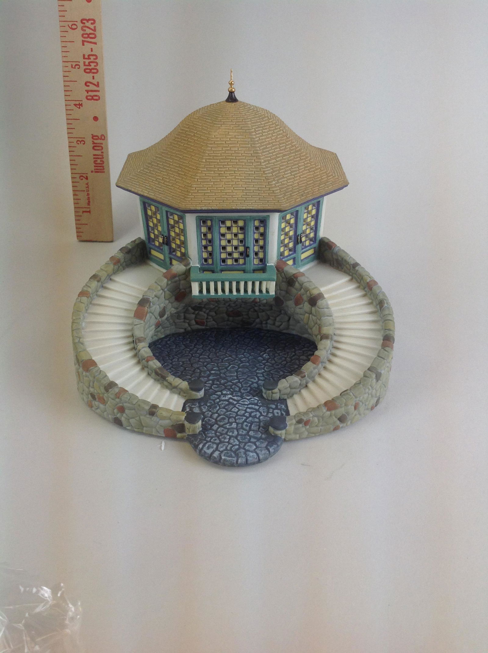 Department 56 Seasons Bay Parkside Pavilion Gift Set: A Department 56 Seasons Bay Parkside Pavilion Gift Set