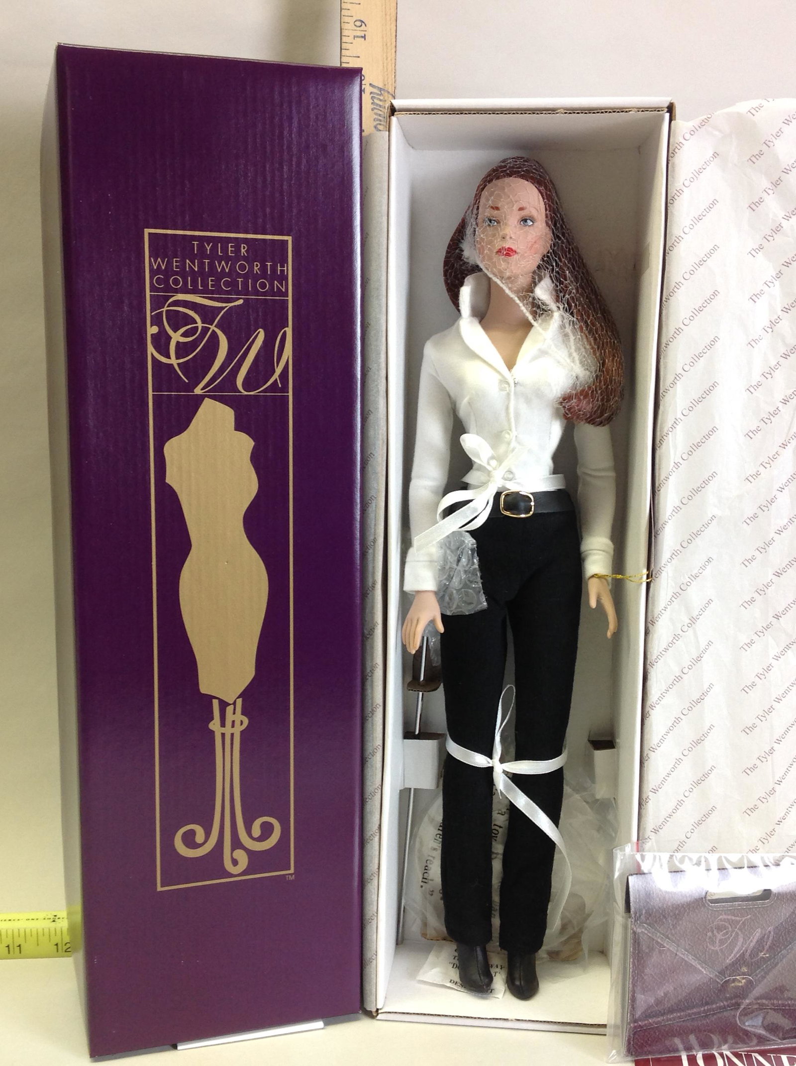 Tonner Doll- Signature Style doll: Signature Style AR Red TW0306