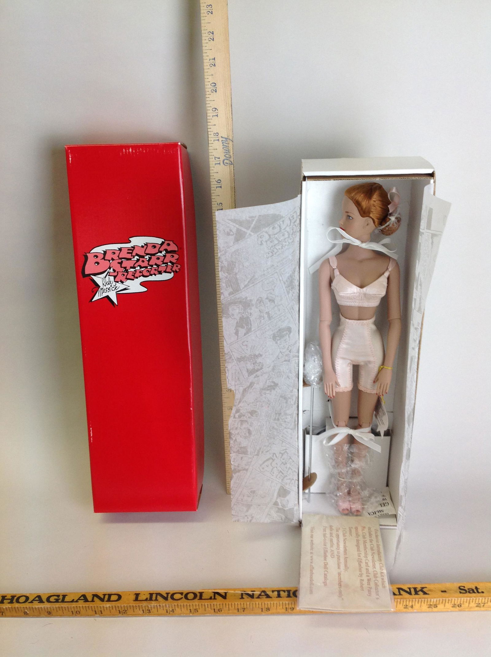 Effanbee Doll Company- Brenda Starr Reporter Collection: Basically Brenda doll BS0301