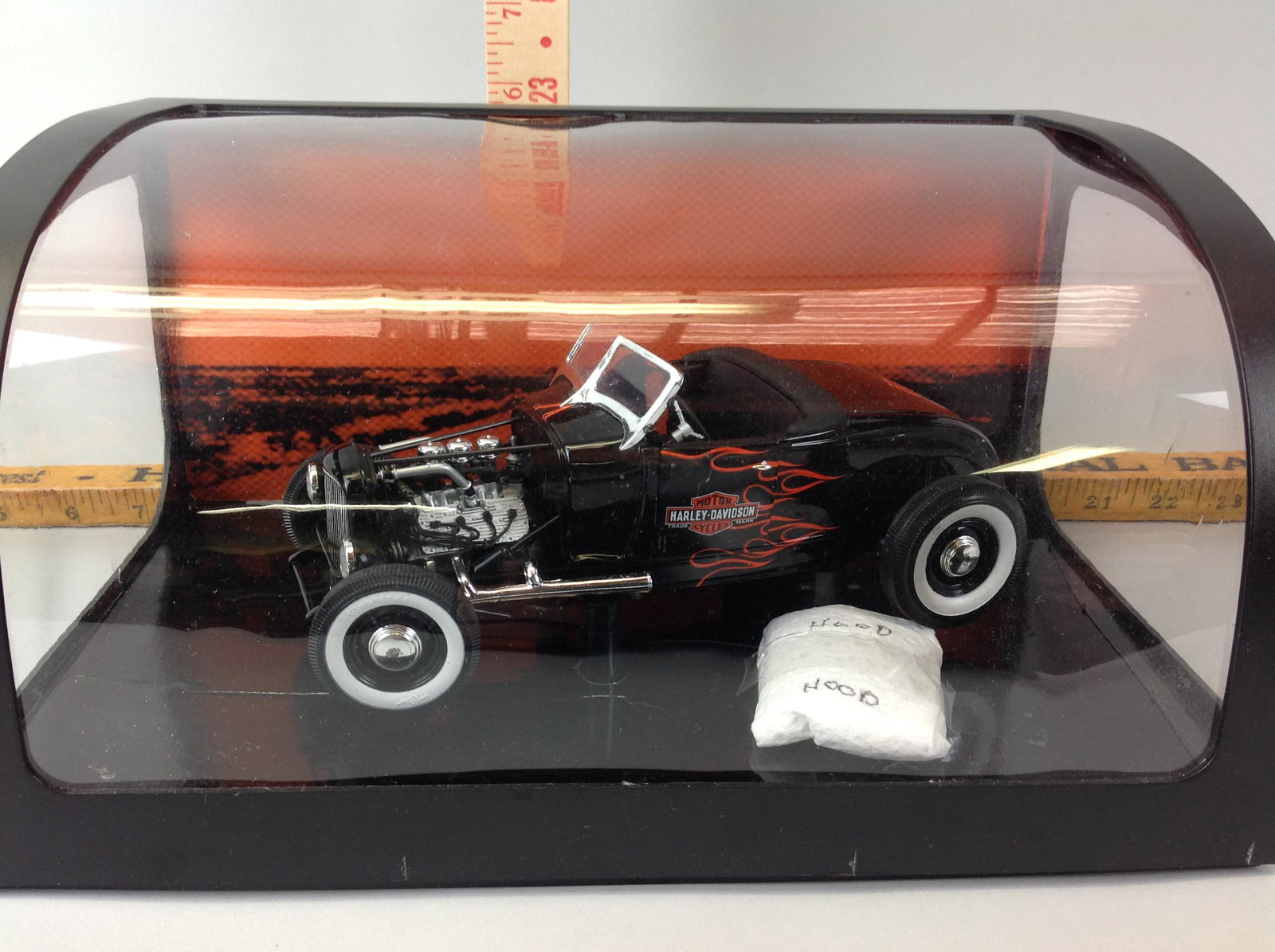 Harley Davidson 1:18 1929 Ford Hot Rod Diecast Model: A Harley Davidson 1:18 scale 1929 Ford Hot Rod diecast model