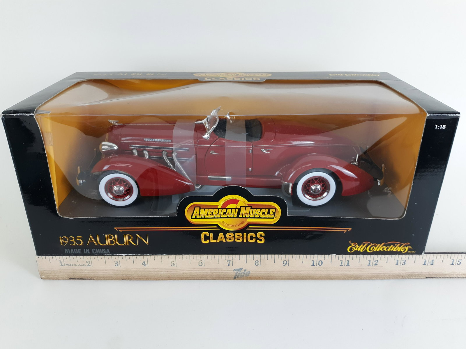 Ertl American Muscle 1/18 Diecast 1935 Auburn: An Ertl American Muscle 1/18 scale diecast 1935 Auburn car model.