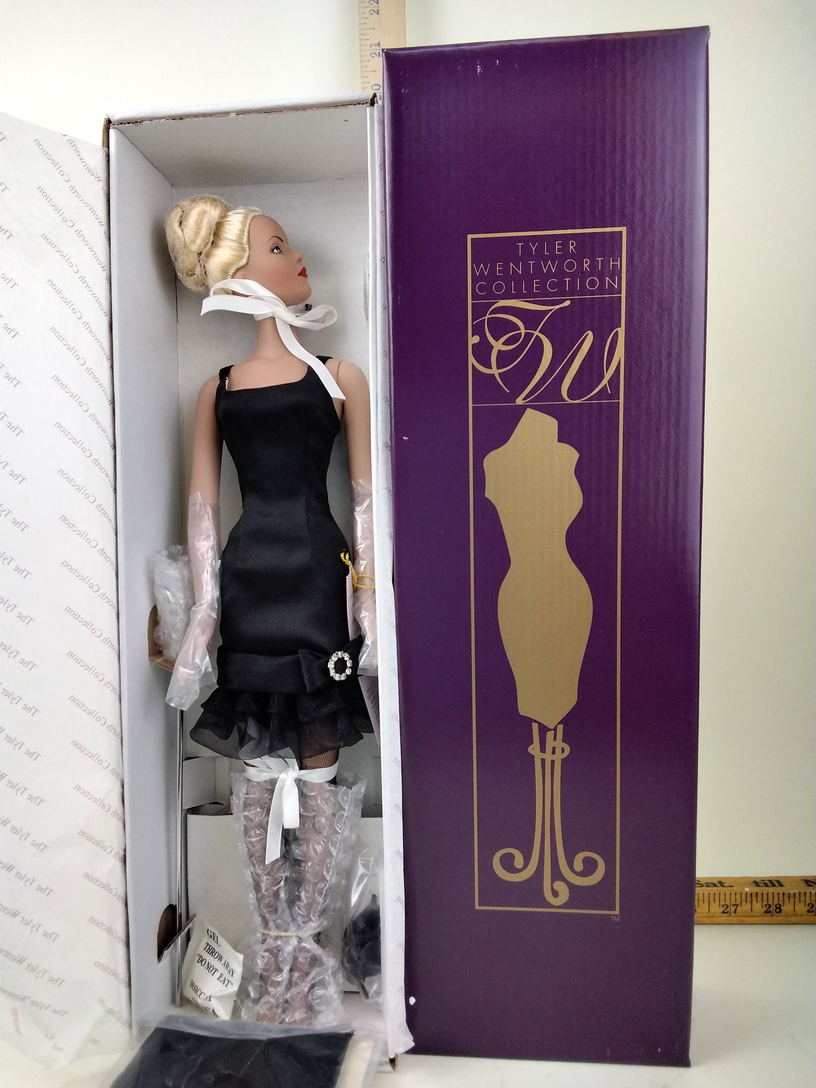 Tonner Doll, Tyler Wentworth, Femme En Noir Special: Tonner Doll, Tyler Wentworth, Femme En Noir Special Edition Doll, TW9321, in original box