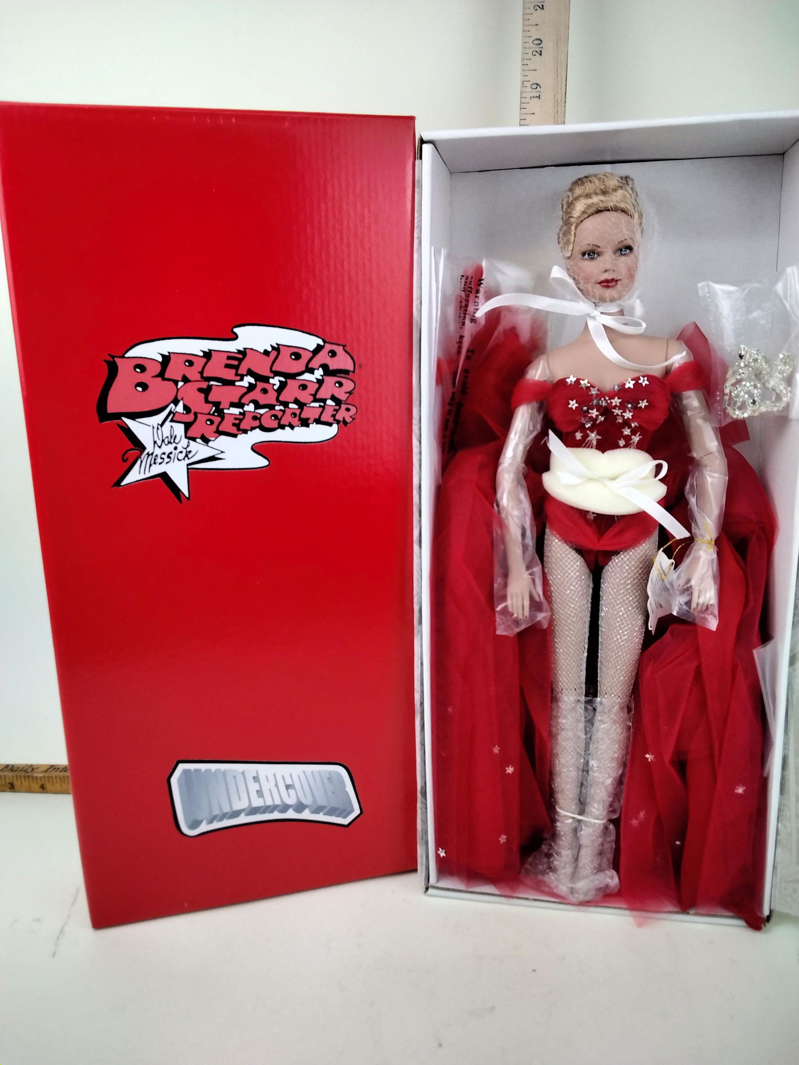 Effanbee, Brenda Starr Reporter Show Stopper Doll: Effanbee, Brenda Starr Reporter Doll, Show Stopper BS1403, in original box