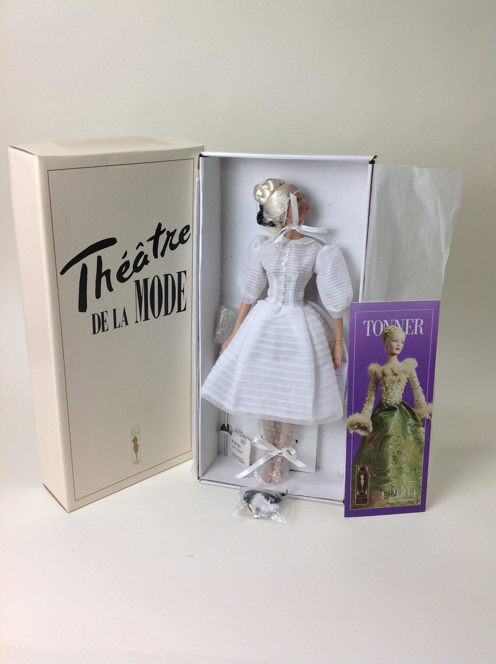Tonner, Theatre De La Mode Purely Platinum Doll: Tonner Doll Company, Theatre De La Mode, Tyler Wentworth Collection, Purely Platinum, TM1401, in original box