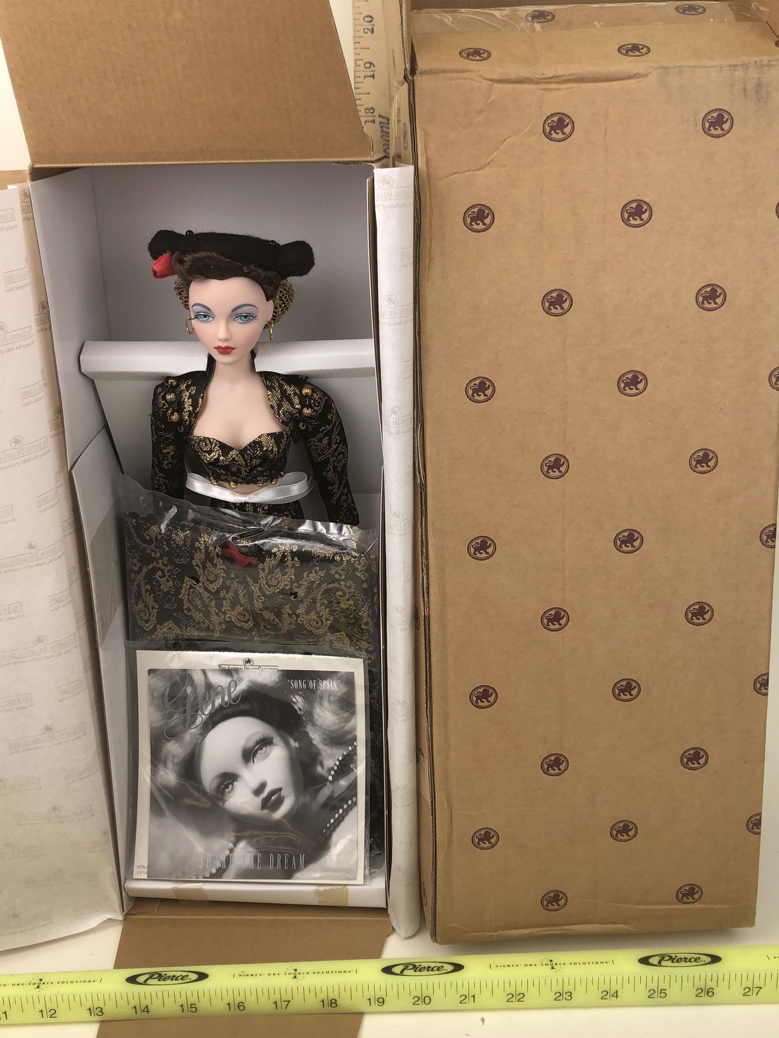 Ashton Drake, Gene, Song of Spain Doll: Ashton Drake, Gene Collection, Song of Spain Doll, 76065, in original box