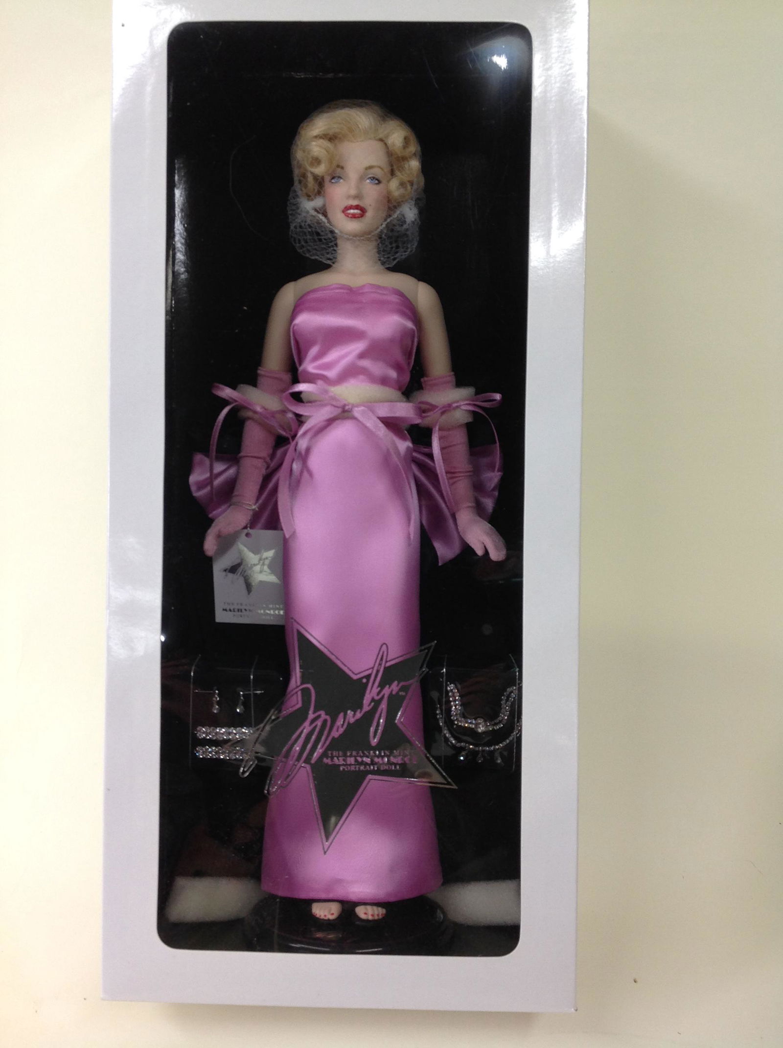 Franklin Mint, Marilyn Monroe Doll (1 of 1)