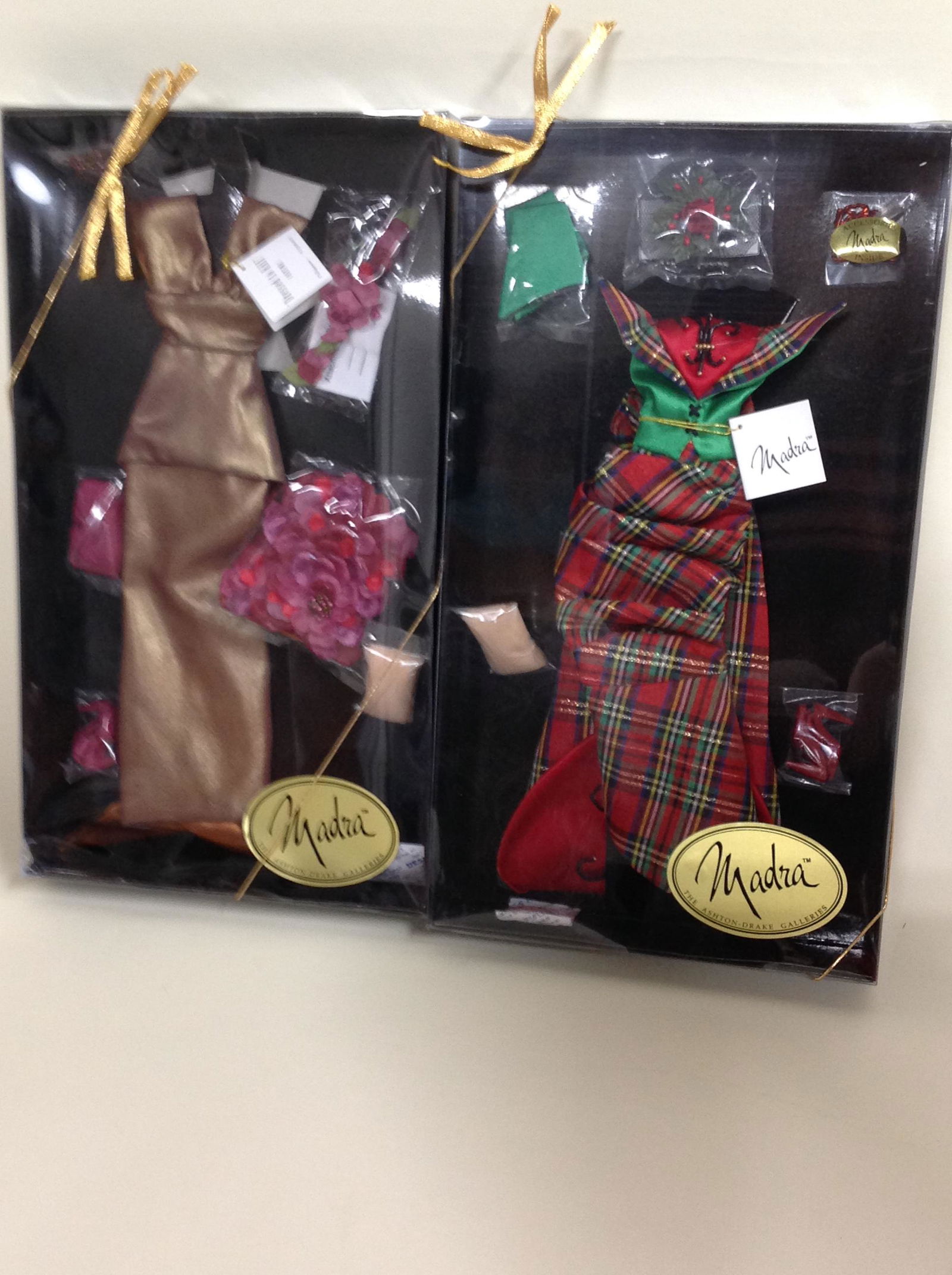 Ashton Drake, Madra Doll Accessories (2) (1 of 1)