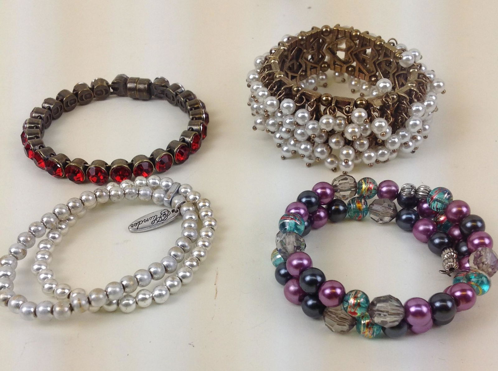 4 Plunder Bracelets: 4 Plunder bracelets