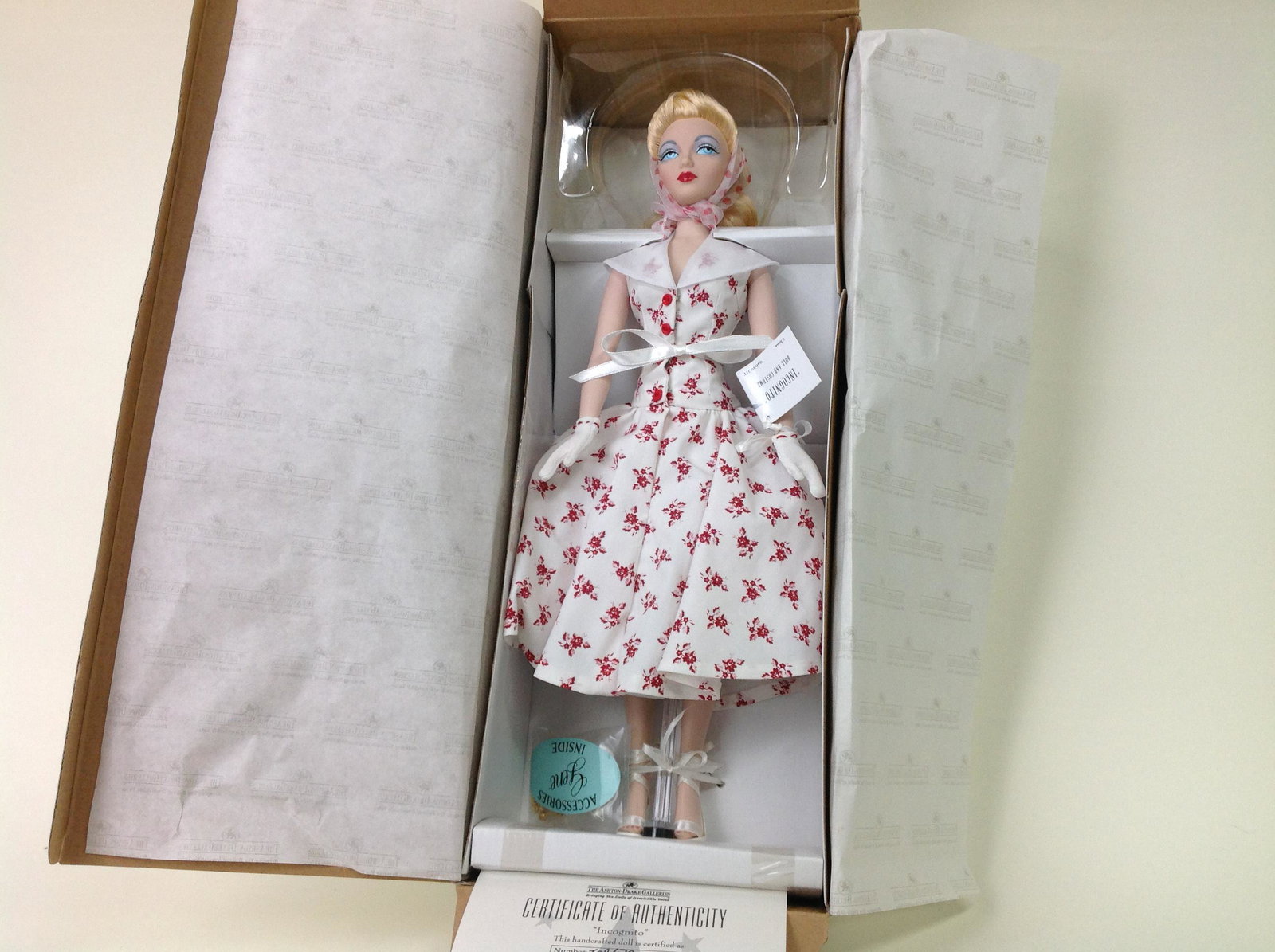 Ashton Drake, Gene, Incognito Doll: Ashton Drake, Gene Collection, Incognito Doll, 94659, in original box