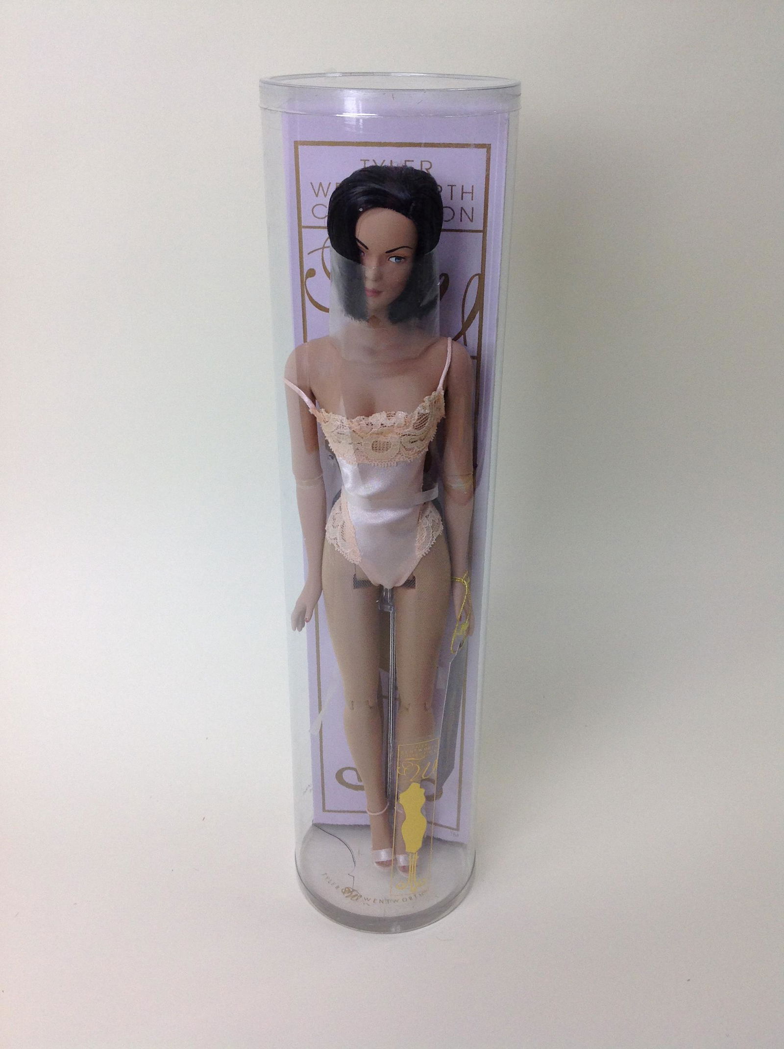 Tonner Doll, Tyler Wentworth 16" RTW CAR Raven Doll (1 of 1)