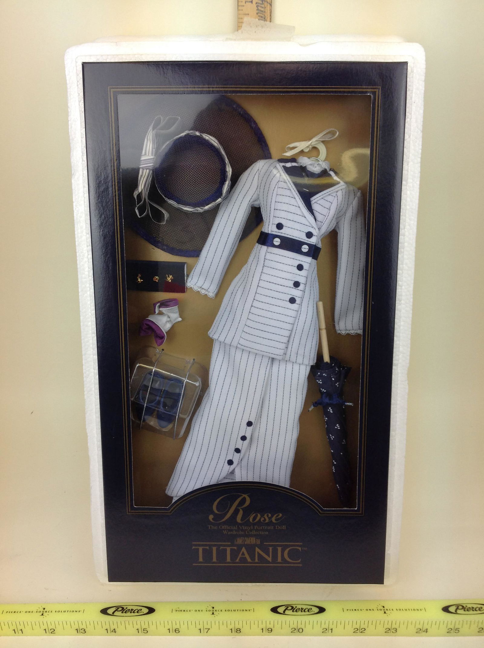 Franklin Mint, Rose from Titanic Doll Accessory (1 of 1)