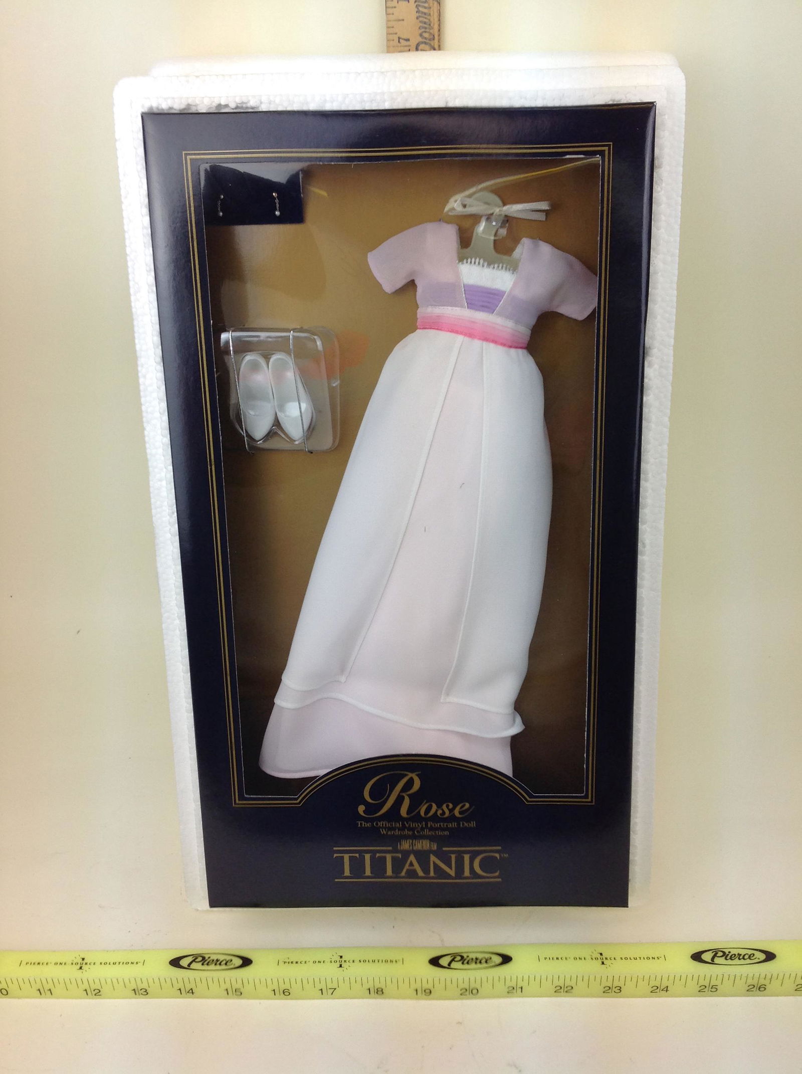 Franklin Mint, Rose from Titanic Doll Accessory (1 of 1)