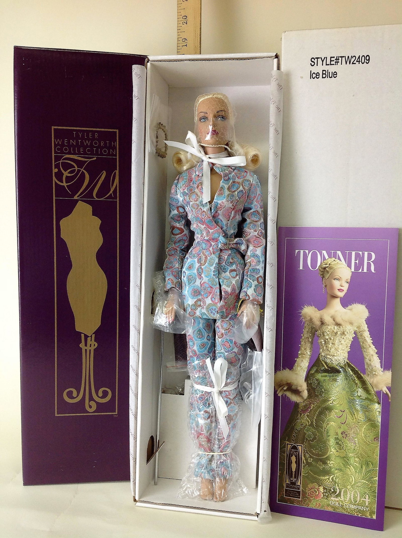 Tonner Tyler Wentworth Ice Blue Doll: A Tonner Tyler Wentworth Ice Blue doll. TW2409