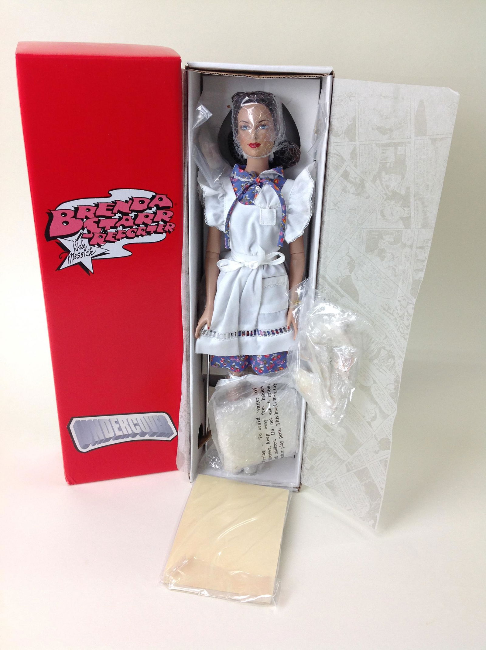 Effanbee, Brenda Starr Reporter, Soda Shop Scoop Doll: Effanbee, Brenda Starr Reporter, Soda Shop Scoop Doll, E5-B16S-92-000, in original box