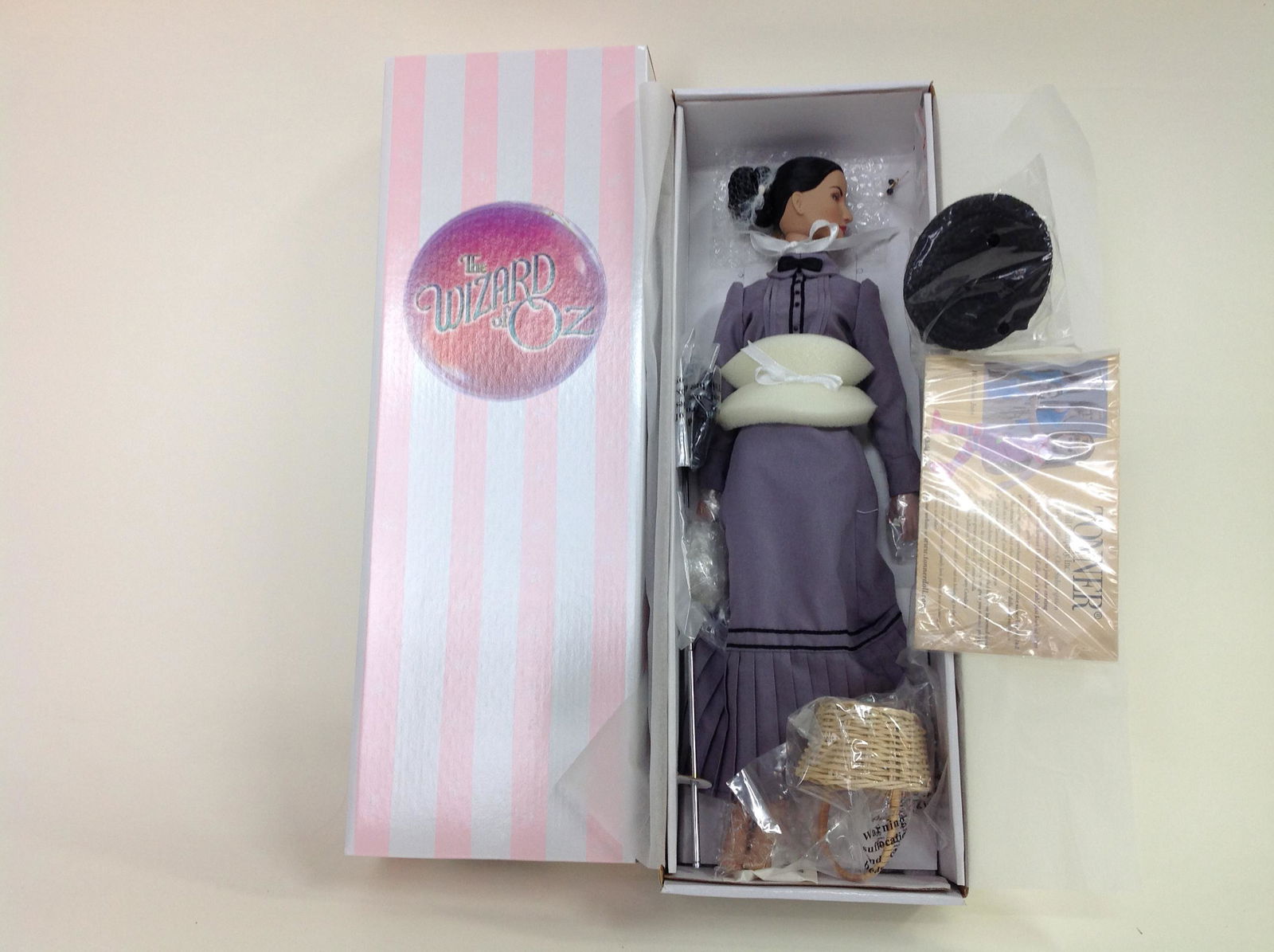 Tonner Doll～Wizard of Oz Ozmopolitan～ Tonner 16