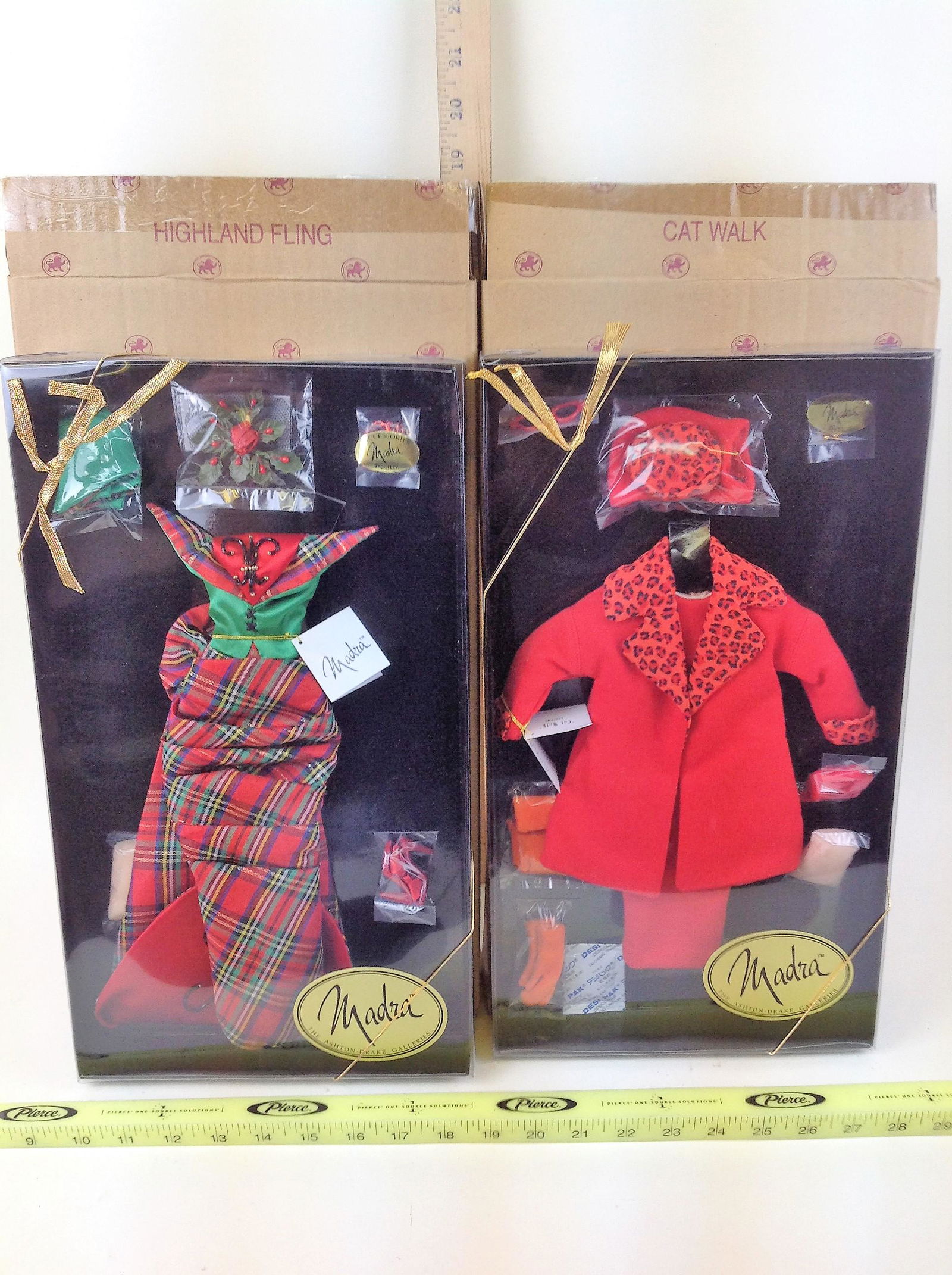 Ashton Drake, Madra Doll Accessories (2) (1 of 1)