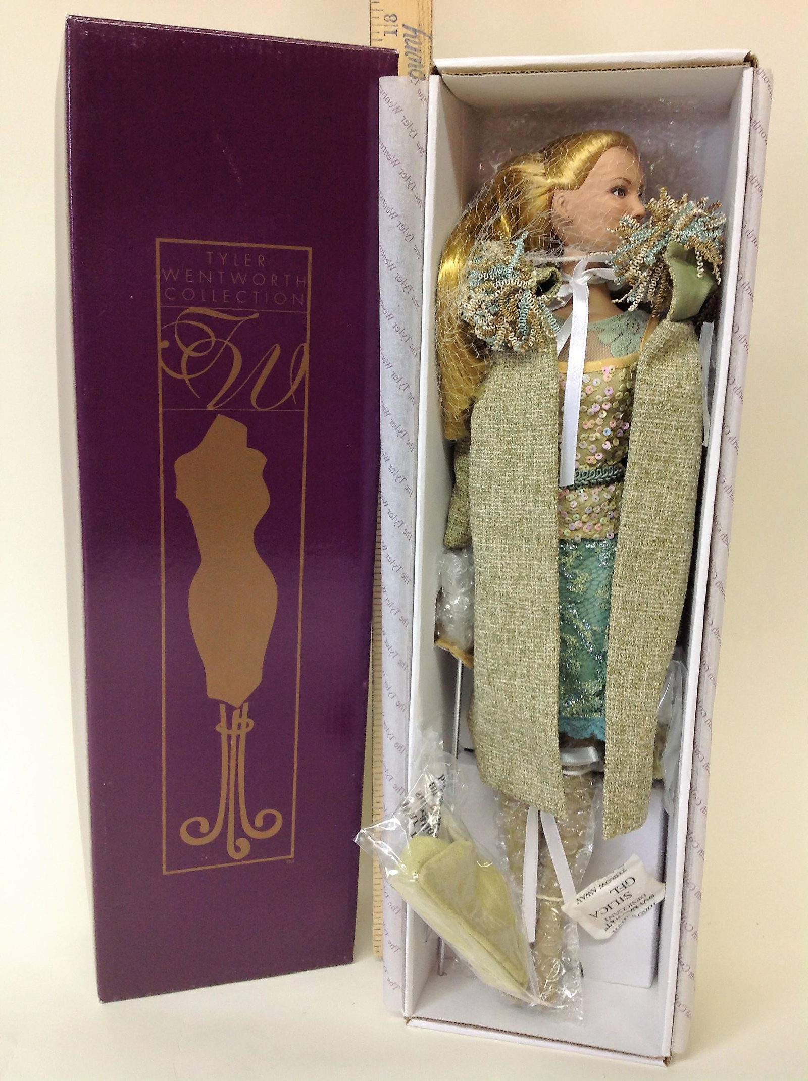 Tonner Tyler Wentworth City Style Charlotte Doll: A Tonner Tyler Wentworth "City Style Charlotte" doll. T6-TWDD-05