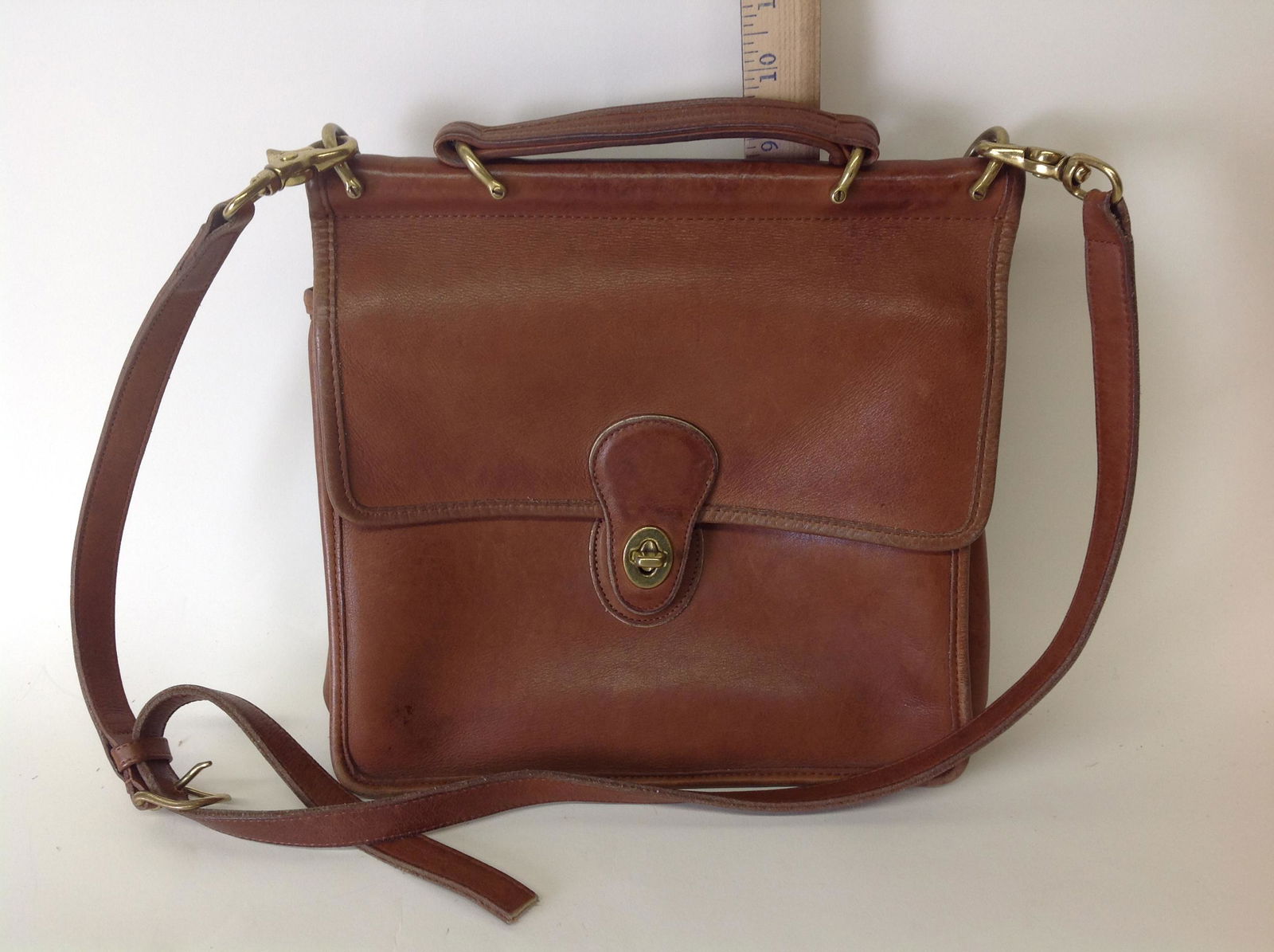 Coach Leather Purse (1 of 3)