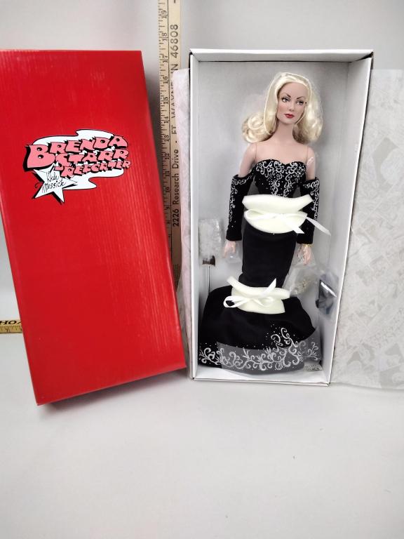 Effanbee, Brenda Starr Reporter, Black and White Ball: Effanbee Doll Company, Brenda Starr Reporter, Black and White Ball Doll, BD1400, in original box