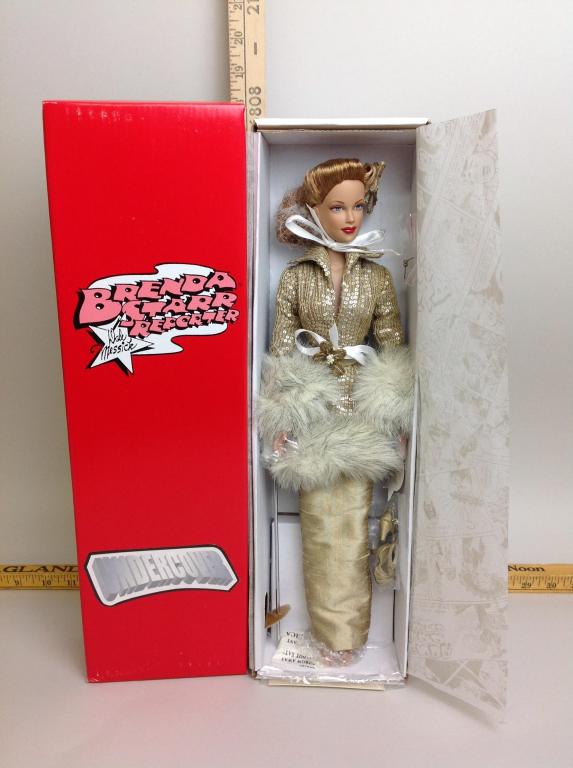 Effanbee, Brenda Starr Reporter, Aurora Starr Doll: Effanbee Doll Company, Brenda Starr Reporter, Aurora Starr Doll, E6-BSDD-01, in original box