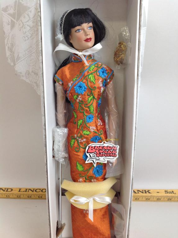 Effanbee, Brenda Starr Reporter Doll, Beijing Beauty: Effanbee Doll, Brenda Satrr Reporter Doll, Beijing Beauty, BS1406, in original box