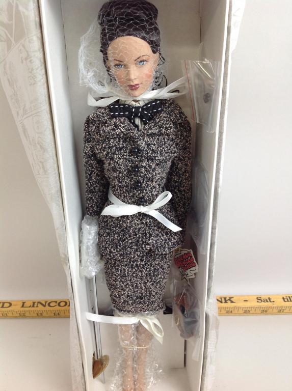 Effanbee, Brenda Starr Reporter Doll, Just My Type: Effanbee Doll, Brenda Starr Reporter Doll, Just My Type, D5-B16D-10-003