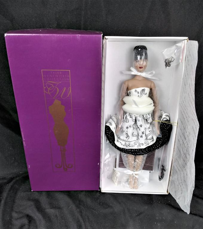 Tonner, Tyler Wentworth, Its My Party Doll: Tonner, Tyler Wentworth, Its My Party Doll, T5-T16S-90-014, in original box Doll in mint condition, original box has some scuff marks, please review images