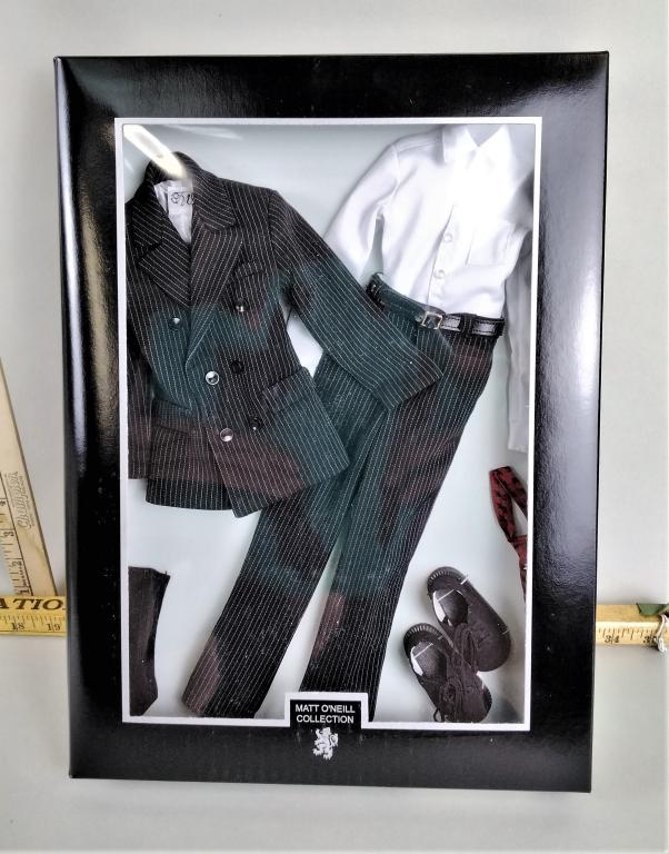 Tonner, Matt O'Neill, Manhattan Confidential: Tonner, Matt O'Neill Collection, Manhattan Confidential Doll Accessory, MO8304, in original box Accessory in Mint Condition, in original box which has some scuff marks, please review images