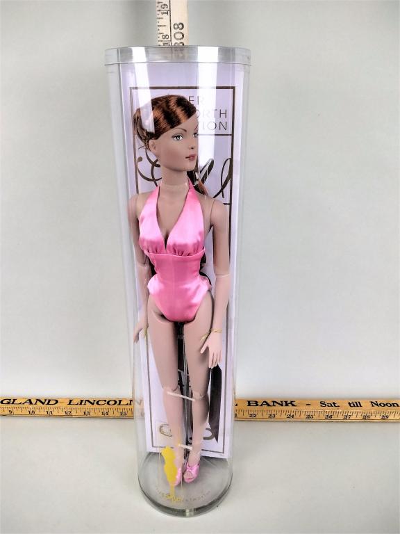 Tonner, Tyler Wentworth, Red Head Doll: Tonner, Tyler Wentworth, Red Head, in original packaging Mint Condition, in original packaging, please review images