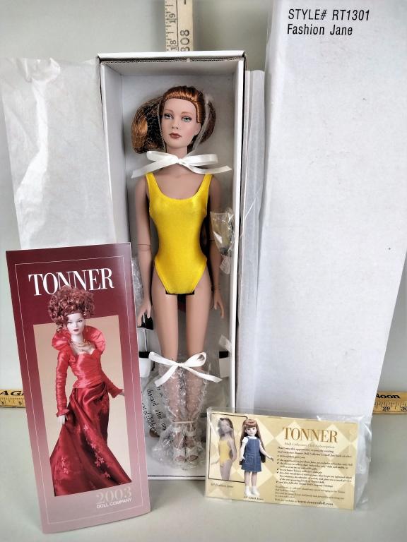 Tonner, Fashion Jane Doll (1 of 2)