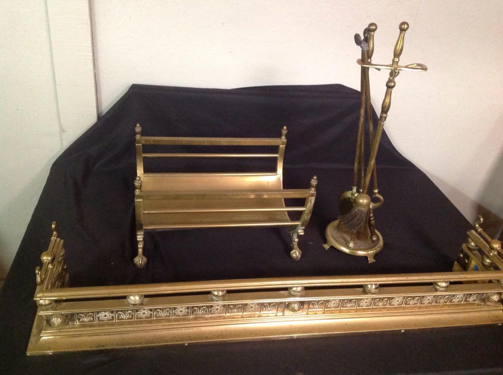 Brass Fireplace accessories: Brass fireplace accessories Please review the images.