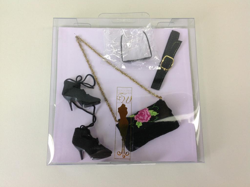 Tonner Doll Accessory, Black Suede Accessory Set (1 of 1)