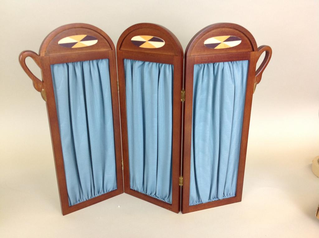 Ashton Drake Doll Accessory, Genes Dressing Screen: Ashton Drake, Gene Collection, 5th Anniversary 2000, Genes Dressing Screen, 92937, in original box Doll Accessory in Mint Condition, in original box with some creases, please review images