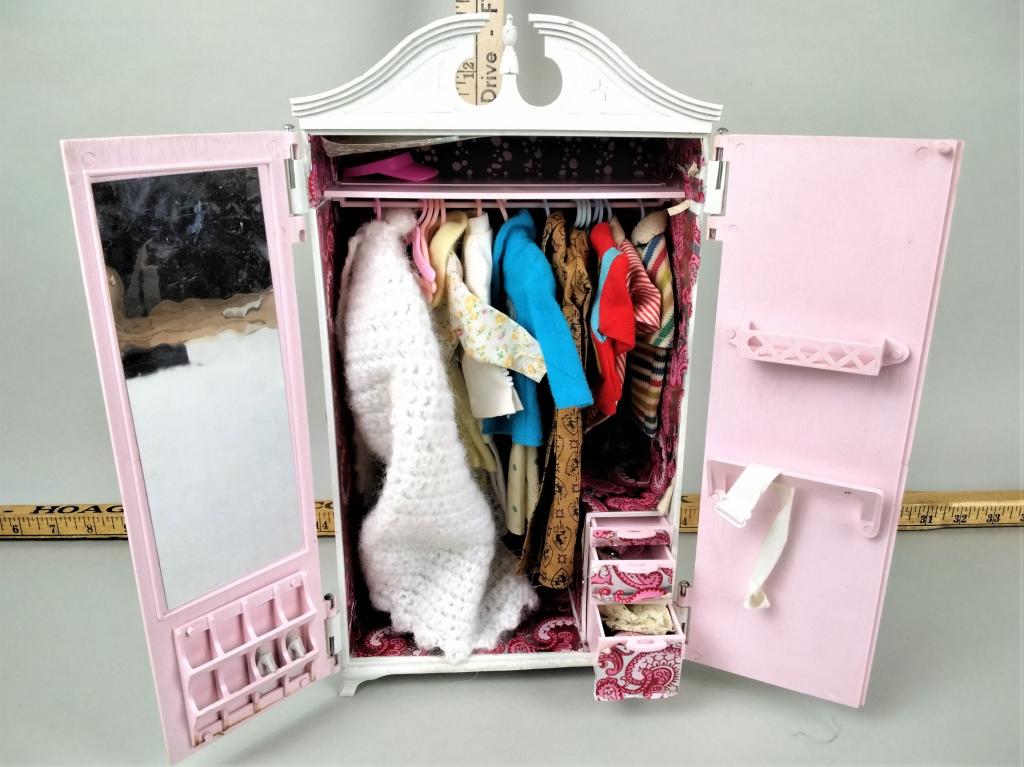 Vintage Barbie Wardrobe and clothing: Barbie Wardrobe and clothing Discoloration to wardrobe,