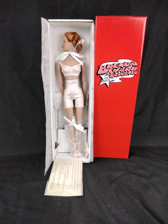 Effanbee, Brenda Starr Reporter, Basically Brenda: Effanbee Doll Company, Brenda Starr Reporter, Basically Brenda Doll, BS0301, in original box