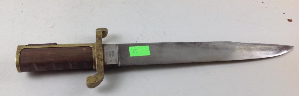 Reproduction Civil War US Navy 1862 Daklgren Bowie: Reproduction Civil War US Navy 1862 Daklgren Bowie Bayonet, metal and wood handle. 12 in blade. 17 in with handle.