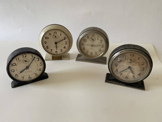 4 Vintage Metal Windup Alarm Clocks (0197) on Dec 04, 2022 AAA