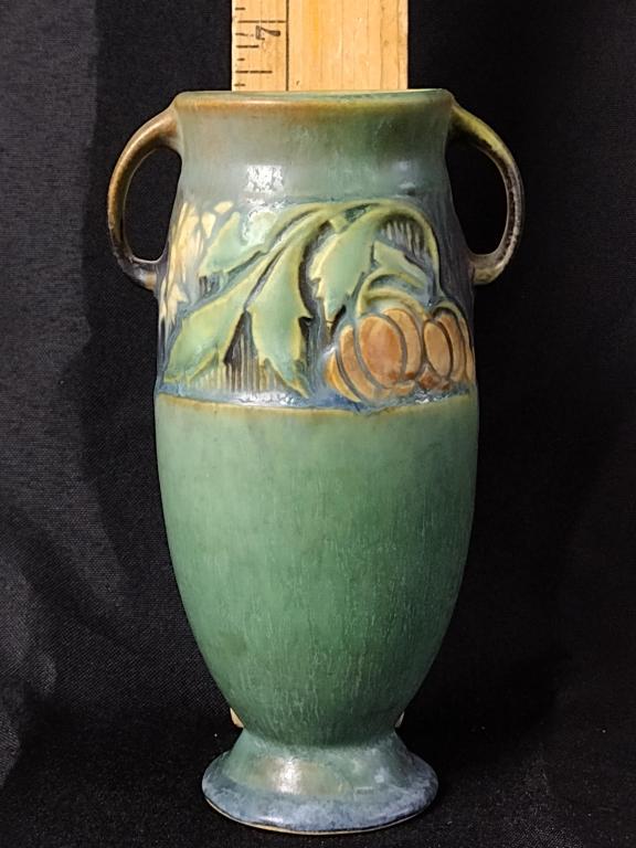 Roseville Pottery Baneda Vase (1 of 2)