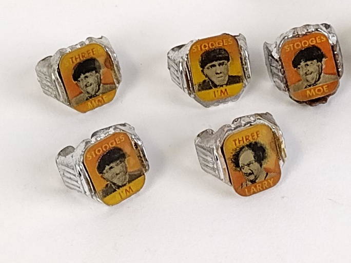 (10) Three Stooges Lenticular Cracker Jack Rings