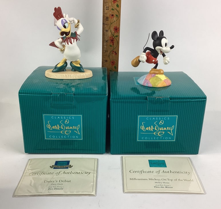 Walt Disney Classics Collection, Daisy's Debut Figurine from Don Donald, Millenium Mickey: On Top of (1 of 4)