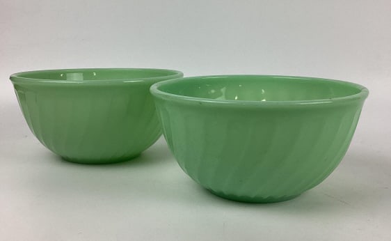 (2) Fire King Jadeite Swirl Mixing Bowls 8" (1 of 8)