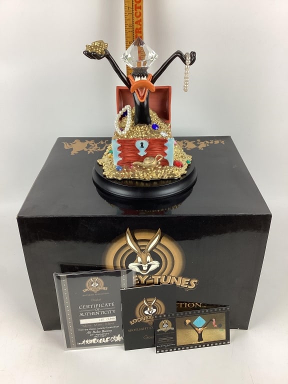 Goebel Looney Tunes Spotlight Collection, Mine, Mine, Mine Alib Baba Bunny 40th Anniversary: Goebel Looney Tunes Spotlight Collection, Mine, Mine, Mine Alib Baba Bunny 40th Anniversary 1957-1997 Donald Duck Sculpture Figurine