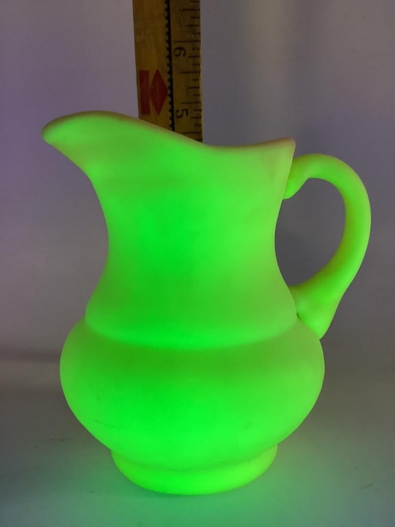 Vintage Fenton Burmese Uranium Glass Creamer (1 of 5)
