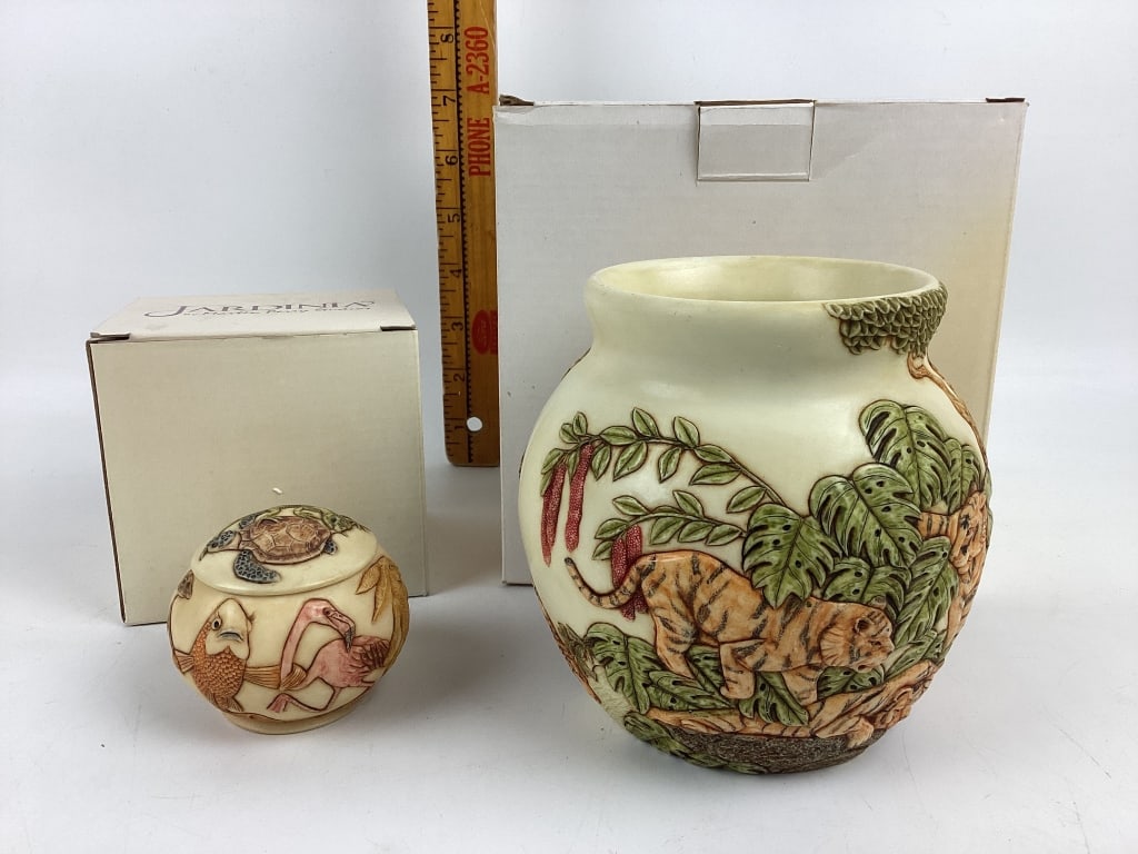 Harmony Kingdom Jardinia by Martin Perry Studios, Jardinia Hand in Hand JALRBF Small Decroative Hand (1 of 12)