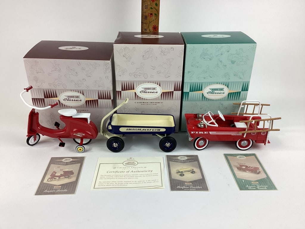 Kiddie Car Classics Sidewalk Cruisers Collection, 1962 Murray Super Deluxe Fire Truck, 1935 American (1 of 11)