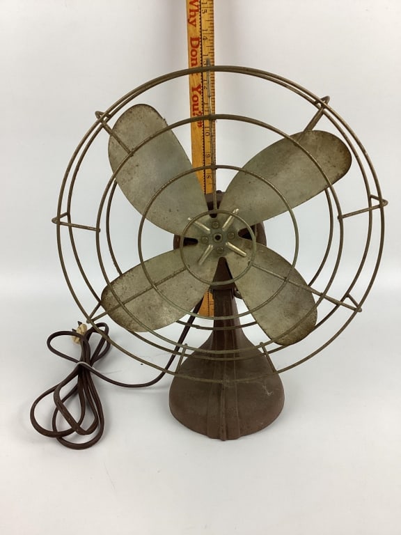 Antique Vintage 4 Blade Electric Fan Unbranded (1 of 3)