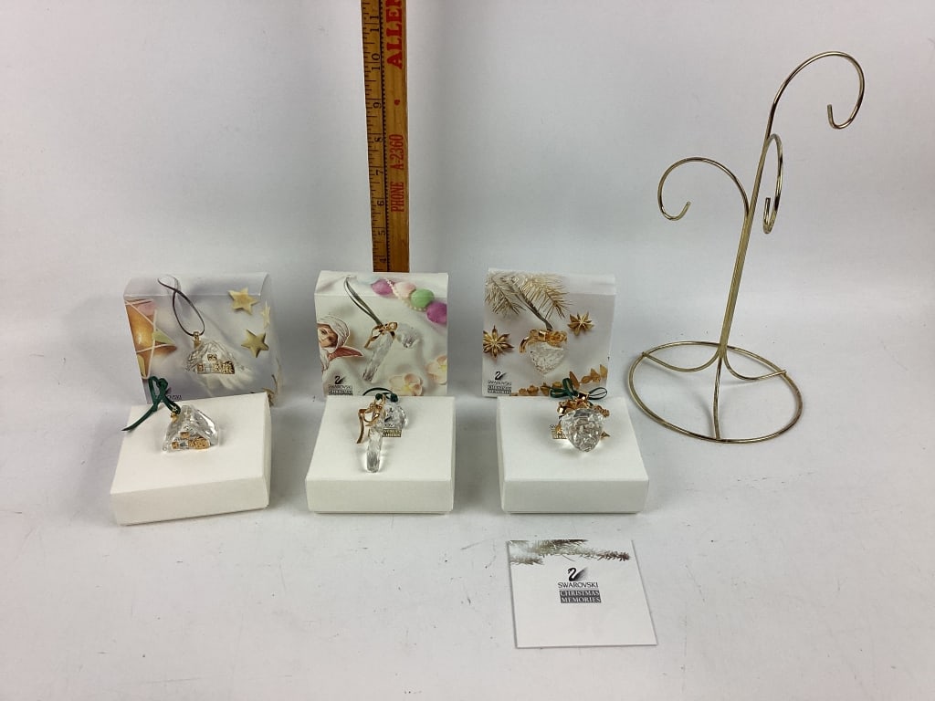 Swarovski Crystal Christmas Memories Collection, Crystal & Gold Plated Candy Cane Decroative (1 of 3)