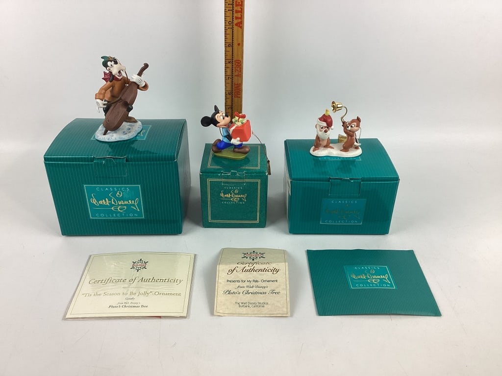 Walt Disney Classics Collection, Tis the Season to Be Jolly Goofy Ceramic Ornament, Mickey Mouse (1 of 10)