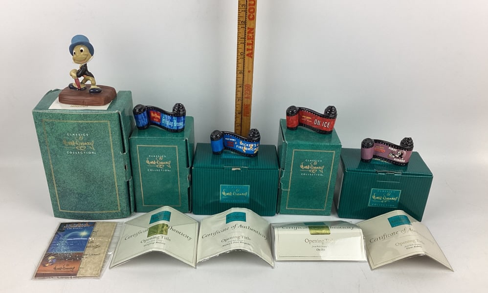 Walt Disney Classics Collection, First Aiders Opening Title Ceramic Sculpture, Sleeping Beauty (1 of 12)